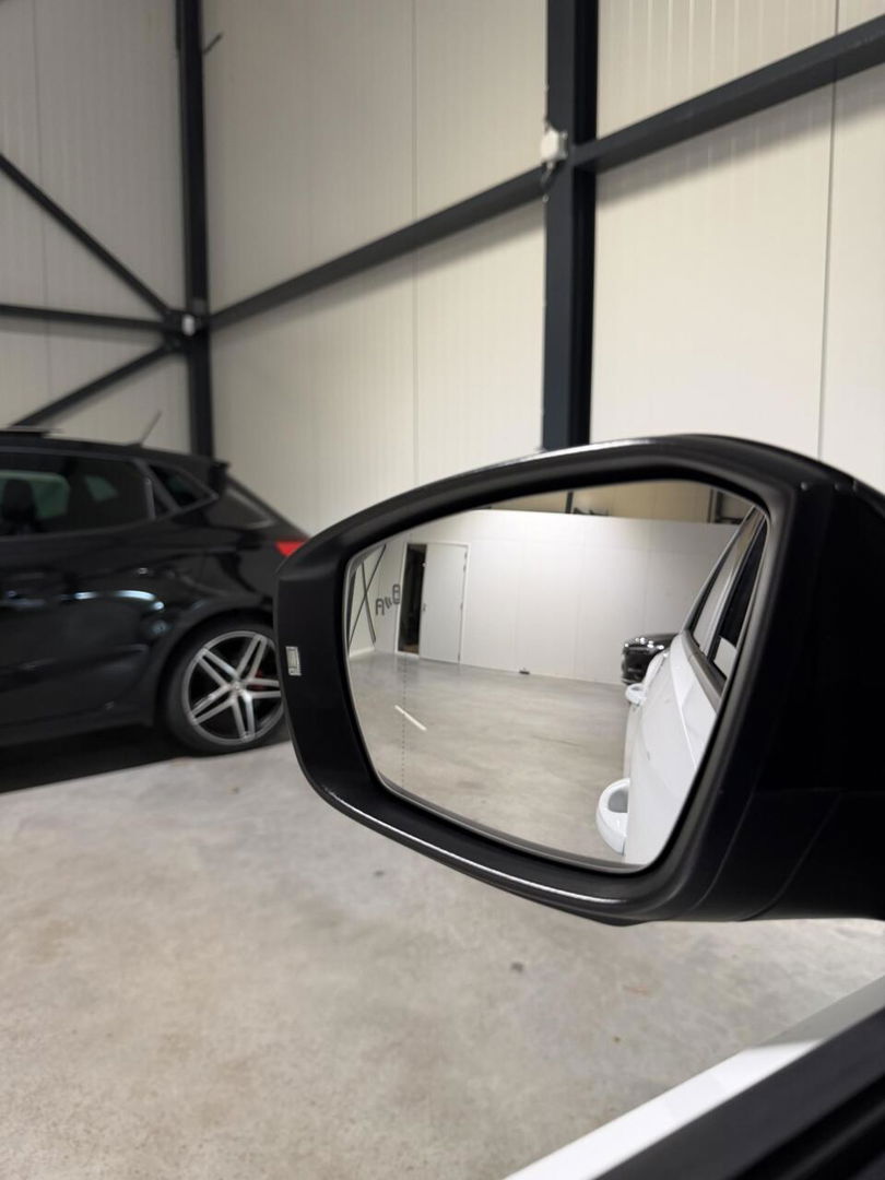 Volkswagen T-Roc 1.5 TSI R-line Pano Virtual Trekhaak Beats