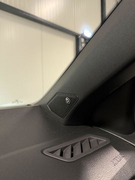 Volkswagen T-Roc 1.5 TSI R-line Pano Virtual Trekhaak Beats