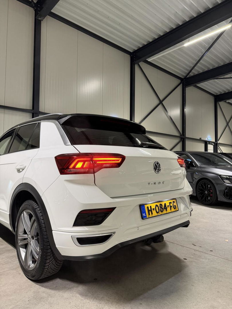 Volkswagen T-Roc 1.5 TSI R-line Pano Virtual Trekhaak Beats
