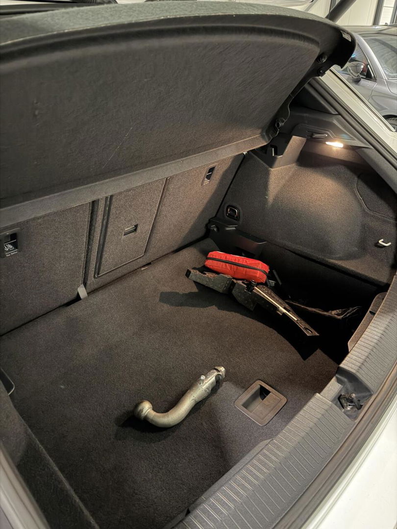 Volkswagen T-Roc 1.5 TSI R-line Pano Virtual Trekhaak Beats