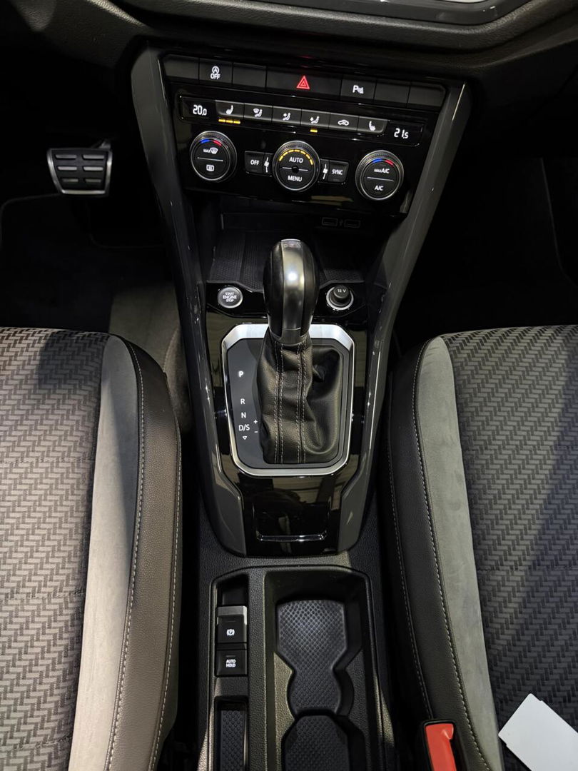 Volkswagen T-Roc 1.5 TSI R-line Pano Virtual Trekhaak Beats