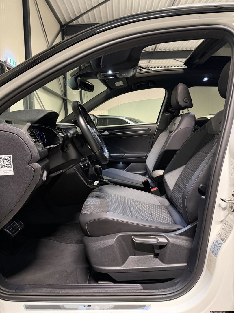 Volkswagen T-Roc 1.5 TSI R-line Pano Virtual Trekhaak Beats