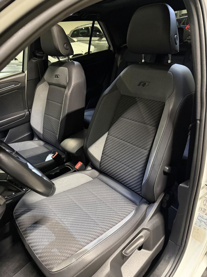 Volkswagen T-Roc 1.5 TSI R-line Pano Virtual Trekhaak Beats