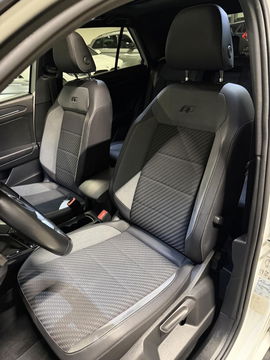 Volkswagen T-Roc 1.5 TSI R-line Pano Virtual Trekhaak Beats