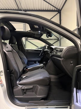 Volkswagen T-Roc 1.5 TSI R-line Pano Virtual Trekhaak Beats