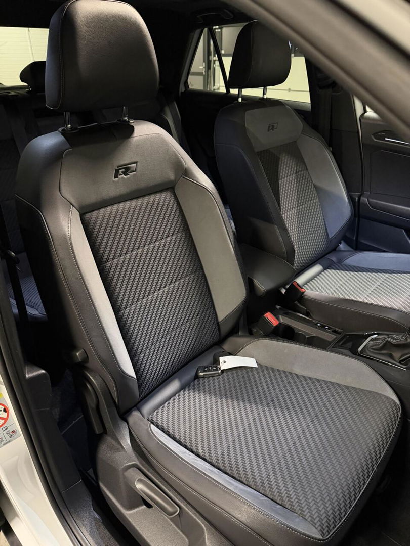 Volkswagen T-Roc 1.5 TSI R-line Pano Virtual Trekhaak Beats