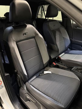 Volkswagen T-Roc 1.5 TSI R-line Pano Virtual Trekhaak Beats