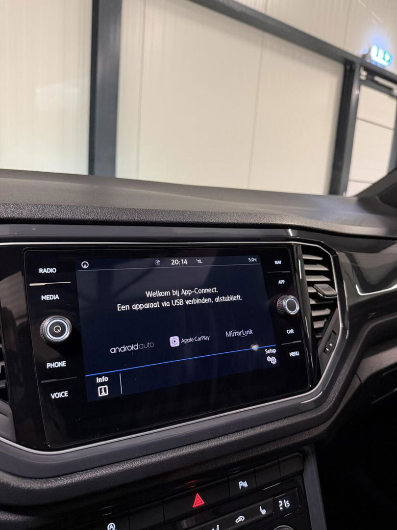 Volkswagen T-Roc 1.5 TSI R-line Pano Virtual Trekhaak Beats