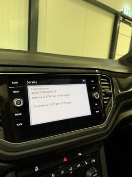Volkswagen T-Roc 1.5 TSI R-line Pano Virtual Trekhaak Beats