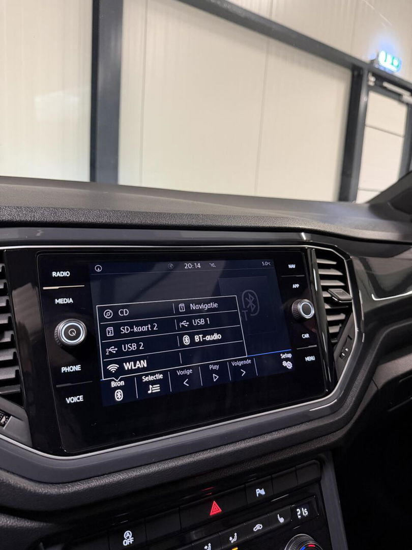 Volkswagen T-Roc 1.5 TSI R-line Pano Virtual Trekhaak Beats