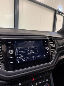 Volkswagen T-Roc 1.5 TSI R-line Pano Virtual Trekhaak Beats