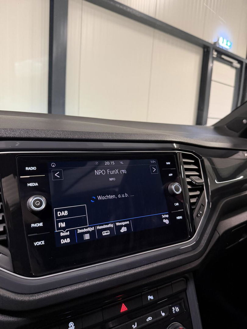 Volkswagen T-Roc 1.5 TSI R-line Pano Virtual Trekhaak Beats