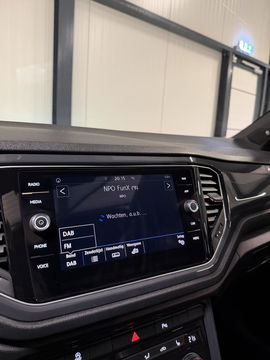 Volkswagen T-Roc 1.5 TSI R-line Pano Virtual Trekhaak Beats