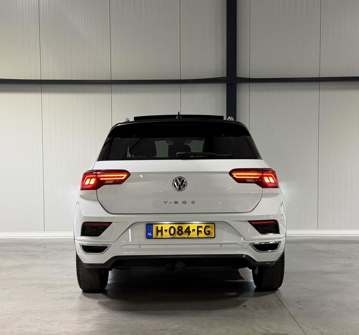 Volkswagen T-Roc 1.5 TSI R-line Pano Virtual Trekhaak Beats