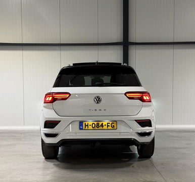 Volkswagen T-Roc 1.5 TSI R-line Pano Virtual Trekhaak Beats