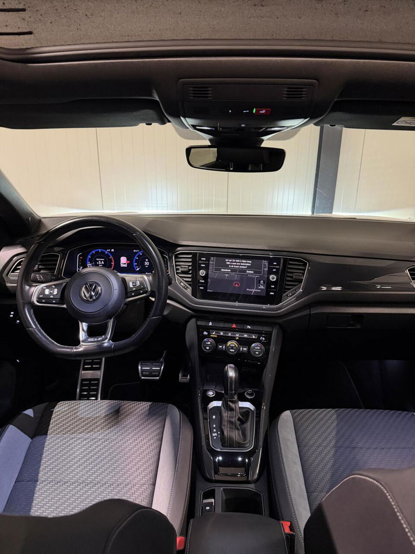 Volkswagen T-Roc 1.5 TSI R-line Pano Virtual Trekhaak Beats