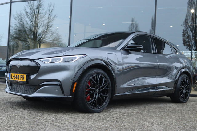 Ford Mustang Mach-E - EXTENDED FIRST EDITION AWD 98KWH ORIG. NL | 373PK | CARPLAY | 360 CAMERA | B&O | MEMORY | WINTERPACK