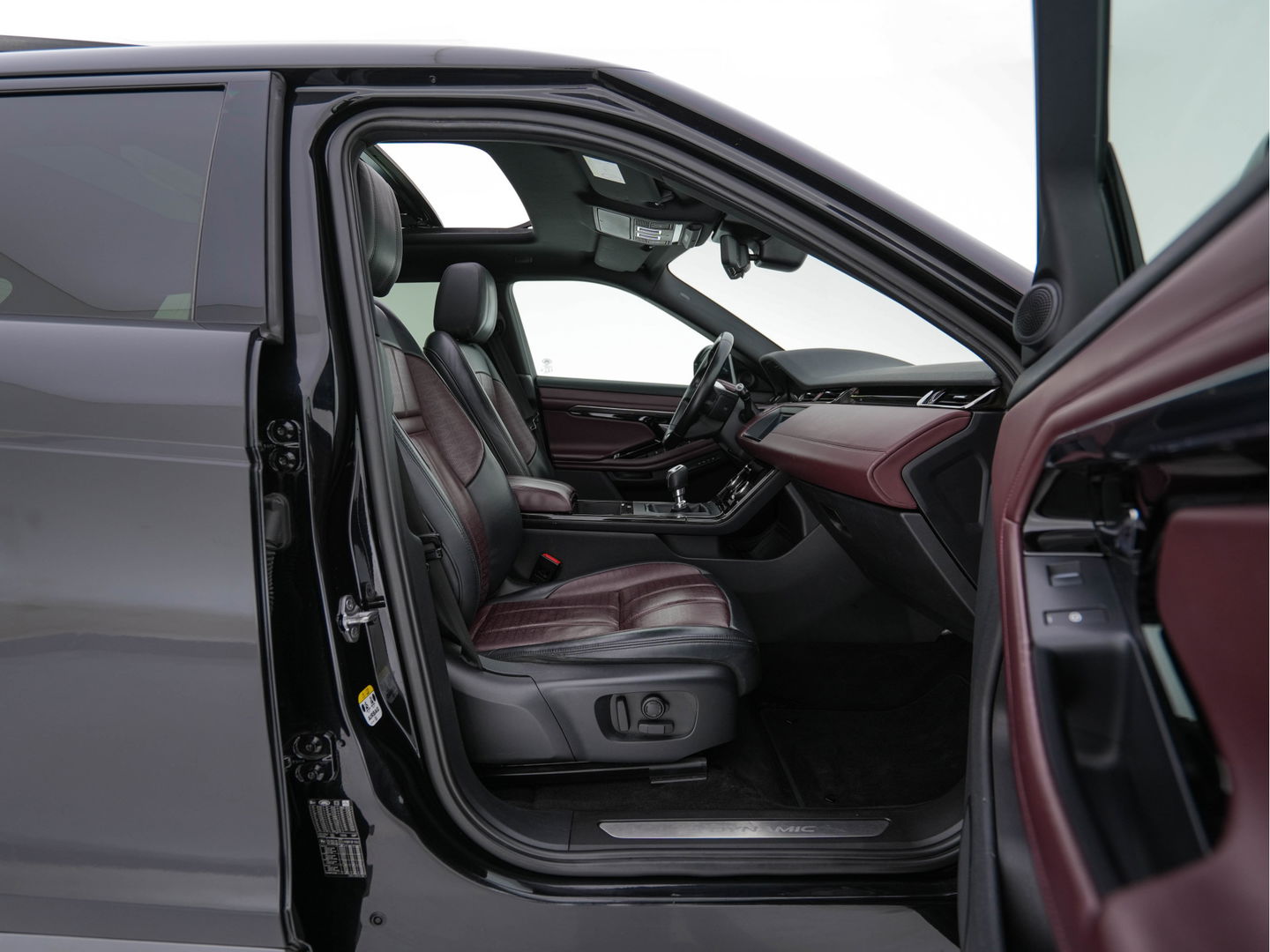 Land Rover Range Rover Evoque 2.0 D150 R-Dynamic *PANO | LEATHER | FULL-LED | NAVI-FULLMAP | CAMERA | KEYLESS | ECC | TOPVIEW | CARPLAY | HEATED-COMFORTSEATS | PDC | CRUISE | PRIVACY-GLASS | 20''ALU*