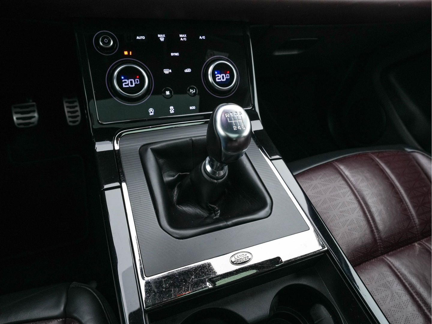 Land Rover Range Rover Evoque 2.0 D150 R-Dynamic *PANO | LEATHER | FULL-LED | NAVI-FULLMAP | CAMERA | KEYLESS | ECC | TOPVIEW | CARPLAY | HEATED-COMFORTSEATS | PDC | CRUISE | PRIVACY-GLASS | 20''ALU*