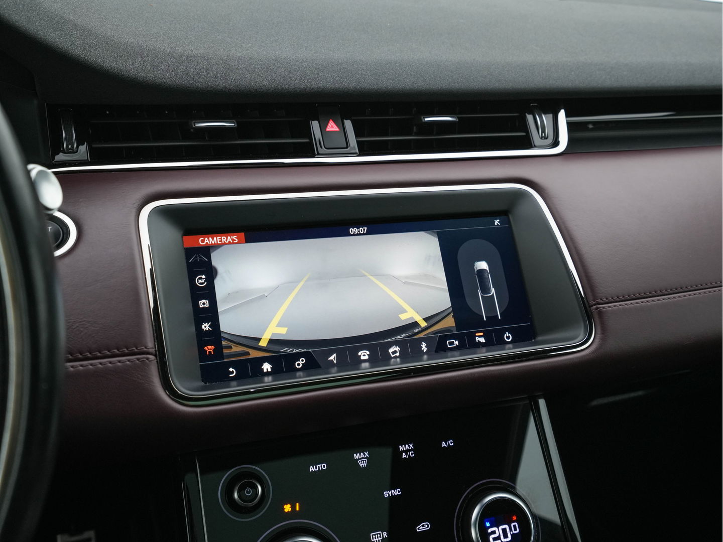 Land Rover Range Rover Evoque 2.0 D150 R-Dynamic *PANO | LEATHER | FULL-LED | NAVI-FULLMAP | CAMERA | KEYLESS | ECC | TOPVIEW | CARPLAY | HEATED-COMFORTSEATS | PDC | CRUISE | PRIVACY-GLASS | 20''ALU*