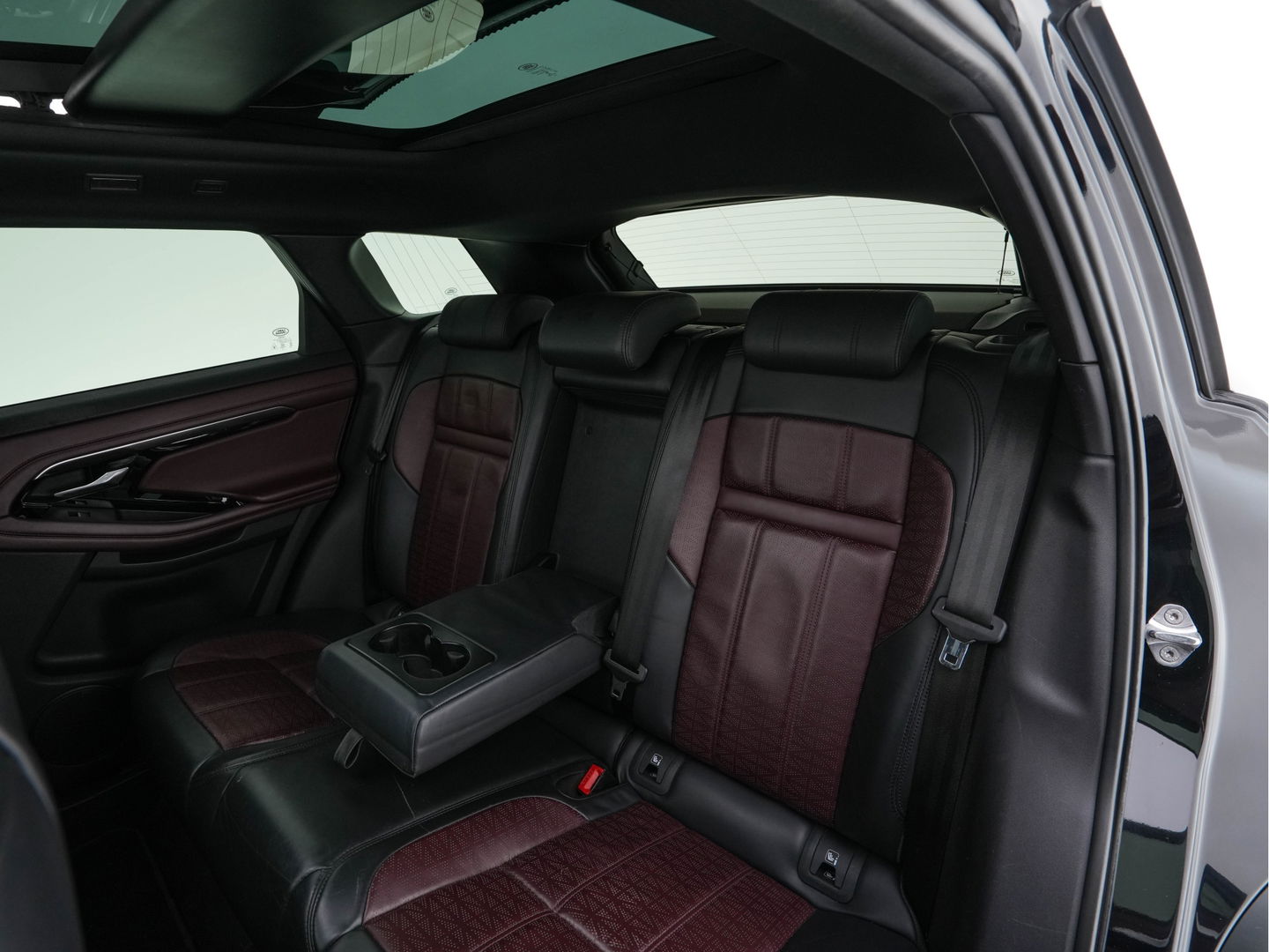 Land Rover Range Rover Evoque 2.0 D150 R-Dynamic *PANO | LEATHER | FULL-LED | NAVI-FULLMAP | CAMERA | KEYLESS | ECC | TOPVIEW | CARPLAY | HEATED-COMFORTSEATS | PDC | CRUISE | PRIVACY-GLASS | 20''ALU*