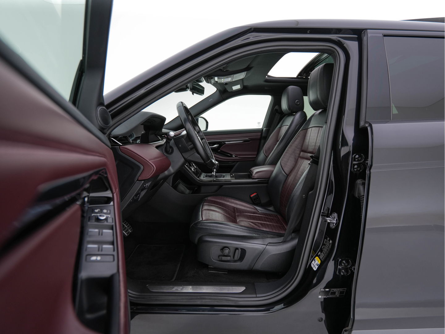 Land Rover Range Rover Evoque 2.0 D150 R-Dynamic *PANO | LEATHER | FULL-LED | NAVI-FULLMAP | CAMERA | KEYLESS | ECC | TOPVIEW | CARPLAY | HEATED-COMFORTSEATS | PDC | CRUISE | PRIVACY-GLASS | 20''ALU*