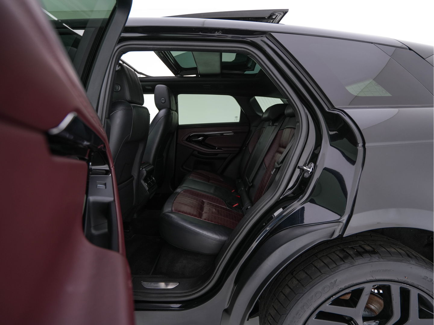 Land Rover Range Rover Evoque 2.0 D150 R-Dynamic *PANO | LEATHER | FULL-LED | NAVI-FULLMAP | CAMERA | KEYLESS | ECC | TOPVIEW | CARPLAY | HEATED-COMFORTSEATS | PDC | CRUISE | PRIVACY-GLASS | 20''ALU*