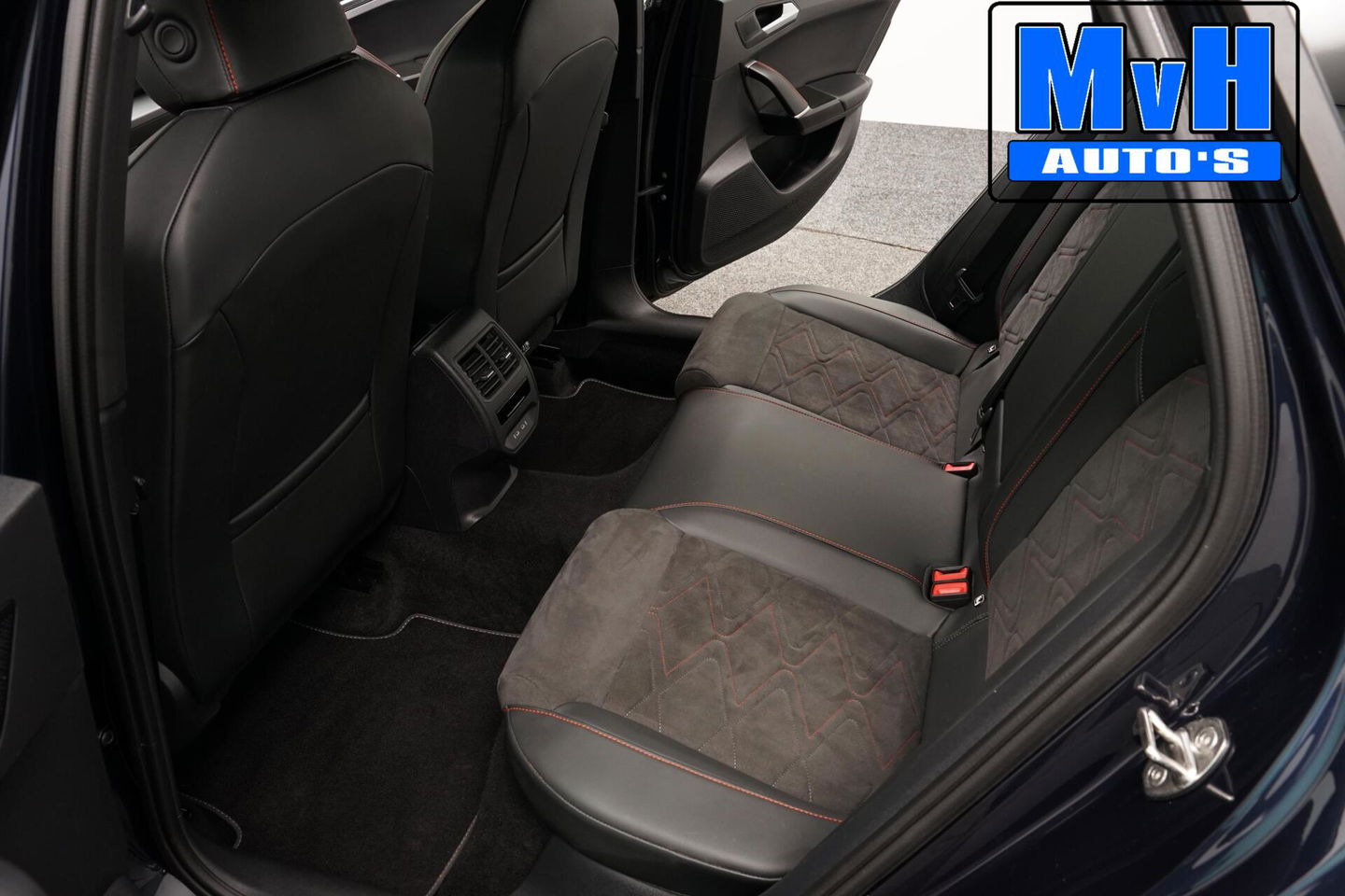 SEAT Leon Sportstourer 1.5 TSI FR Business Intense|LUXE!|LED