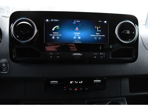 Mercedes-Benz Sprinter 317 1.9 CDI L2H1 DC RWD PB Edition Cruise, Camera, Carplay, 2 x Schuifdeur, 10,5'' Mbux, 3500kg Trekhaak, Sensoren, LED, Uniek!