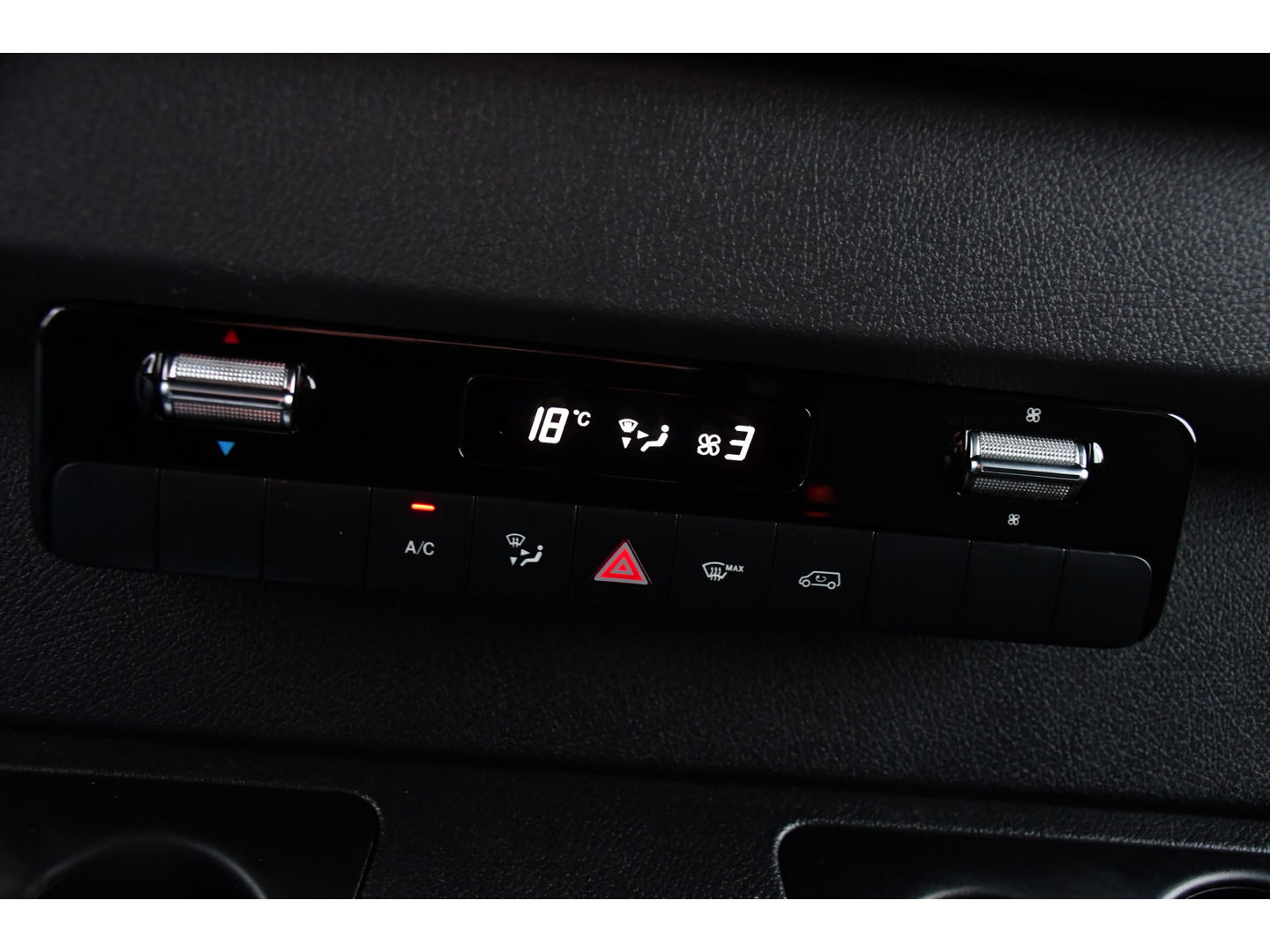 Mercedes-Benz Sprinter 317 1.9 CDI L2H1 DC RWD PB Edition Cruise, Camera, Carplay, 2 x Schuifdeur, 10,5'' Mbux, 3500kg Trekhaak, Sensoren, LED, Uniek!