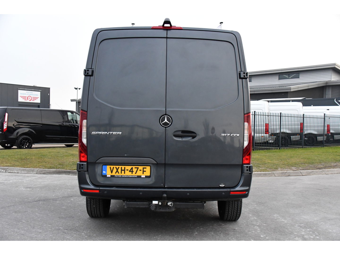 Mercedes-Benz Sprinter 317 1.9 CDI L2H1 DC RWD PB Edition Cruise, Camera, Carplay, 2 x Schuifdeur, 10,5'' Mbux, 3500kg Trekhaak, Sensoren, LED, Uniek!