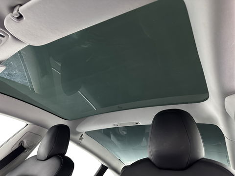 Tesla Model 3 Standard RWD Plus 60 kWh [ 3-Fase ] {SOH-80%} (INCL-BTW) Aut. *PANO | AUTOPILOT | LEATHER | KEYLESS | FULL-LED | MEMORY-PACK | TOPVIEW | DAB | CARPLAY | DIGI-COCKPIT | LANE-ASSIST | COMFORTSEATS | TOWBAR | 18"ALU*