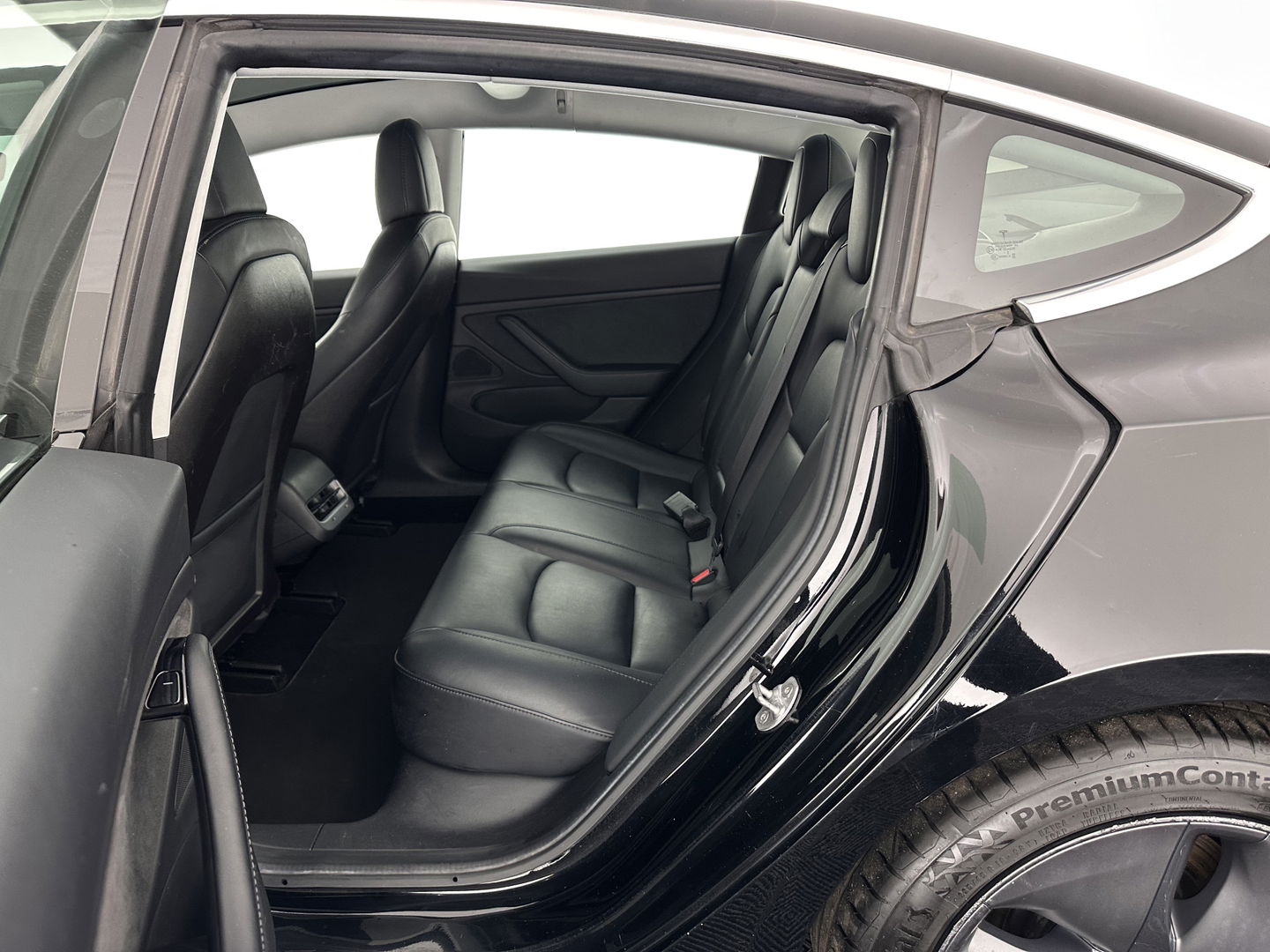 Tesla Model 3 Standard RWD Plus 60 kWh [ 3-Fase ] {SOH-80%} (INCL-BTW) Aut. *PANO | AUTOPILOT | LEATHER | KEYLESS | FULL-LED | MEMORY-PACK | TOPVIEW | DAB | CARPLAY | DIGI-COCKPIT | LANE-ASSIST | COMFORTSEATS | TOWBAR | 18"ALU*