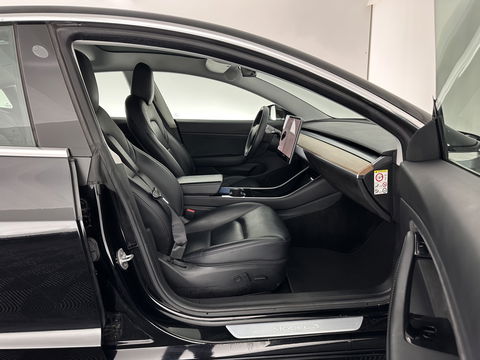 Tesla Model 3 Standard RWD Plus 60 kWh [ 3-Fase ] {SOH-80%} (INCL-BTW) Aut. *PANO | AUTOPILOT | LEATHER | KEYLESS | FULL-LED | MEMORY-PACK | TOPVIEW | DAB | CARPLAY | DIGI-COCKPIT | LANE-ASSIST | COMFORTSEATS | TOWBAR | 18"ALU*