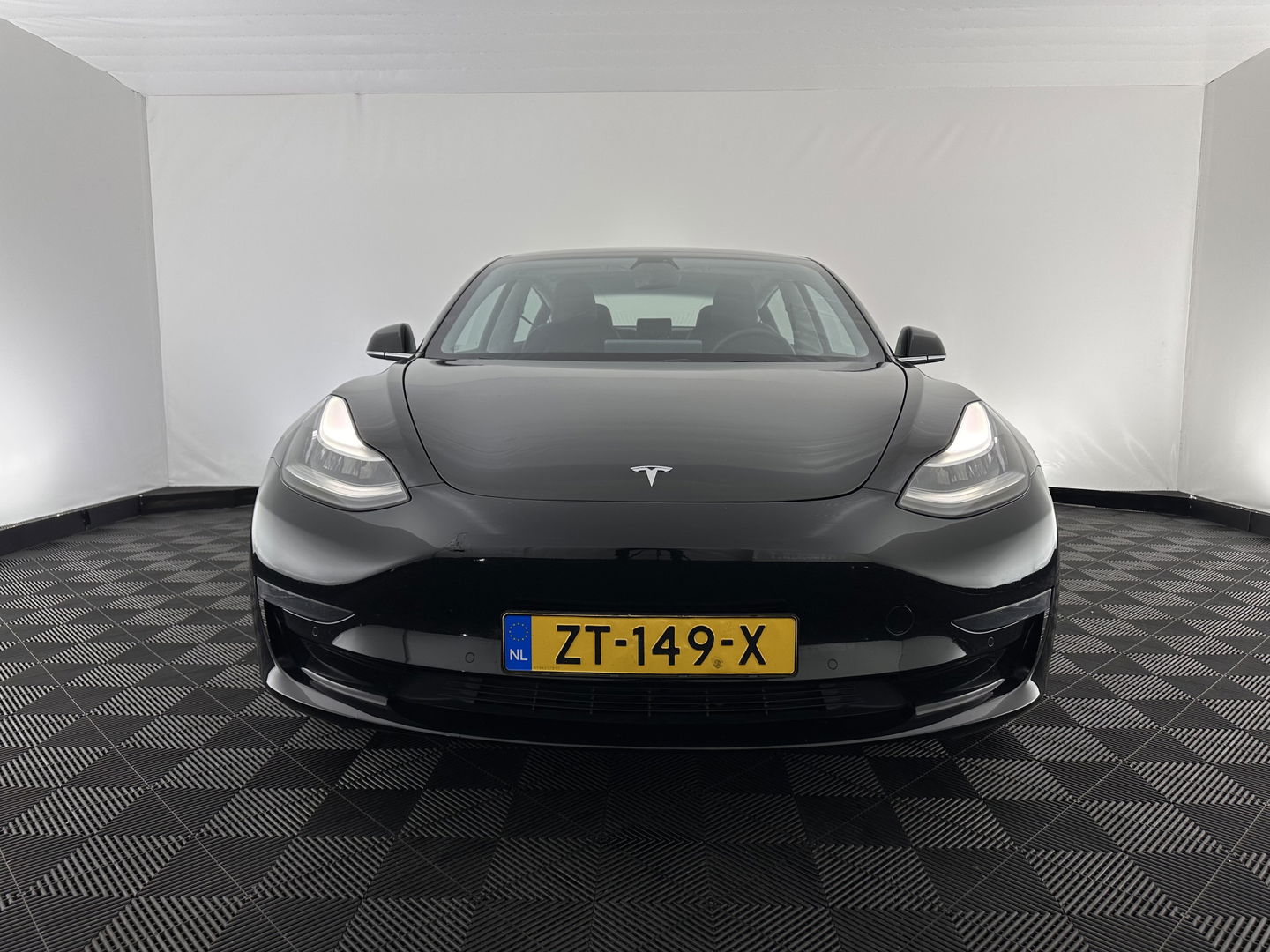 Tesla Model 3 Standard RWD Plus 60 kWh [ 3-Fase ] {SOH-80%} (INCL-BTW) Aut. *PANO | AUTOPILOT | LEATHER | KEYLESS | FULL-LED | MEMORY-PACK | TOPVIEW | DAB | CARPLAY | DIGI-COCKPIT | LANE-ASSIST | COMFORTSEATS | TOWBAR | 18"ALU*