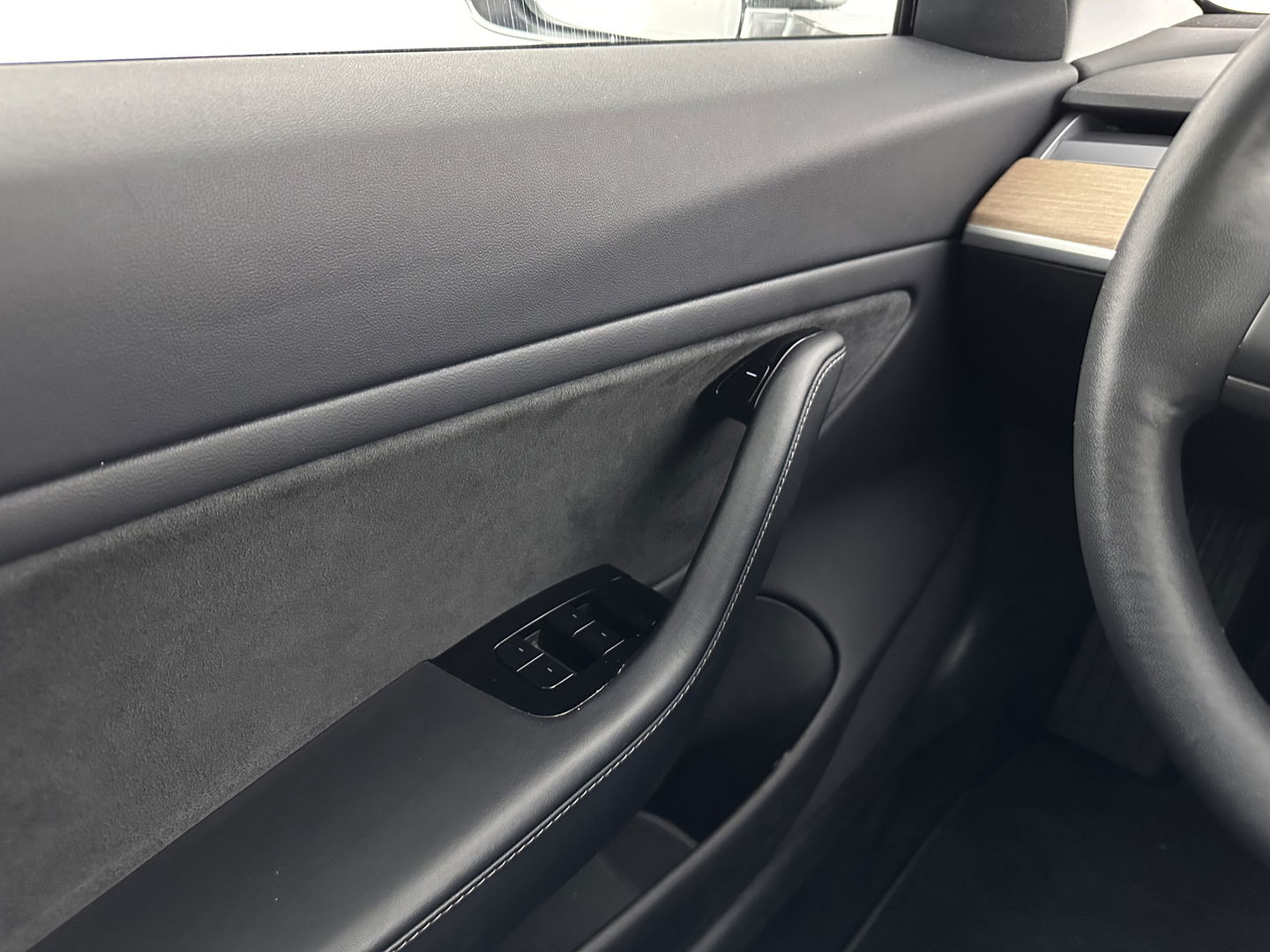 Tesla Model 3 Standard RWD Plus 60 kWh [ 3-Fase ] {SOH-80%} (INCL-BTW) Aut. *PANO | AUTOPILOT | LEATHER | KEYLESS | FULL-LED | MEMORY-PACK | TOPVIEW | DAB | CARPLAY | DIGI-COCKPIT | LANE-ASSIST | COMFORTSEATS | TOWBAR | 18"ALU*