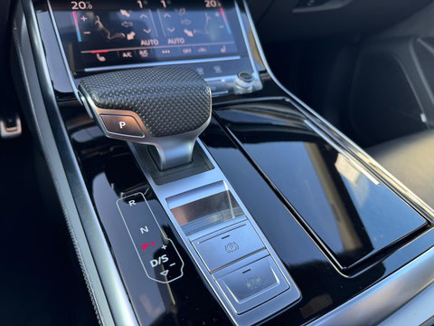 Audi Q8 55 TFSI quattro S Line 340 PK Pano Leder Camera Trekhaak