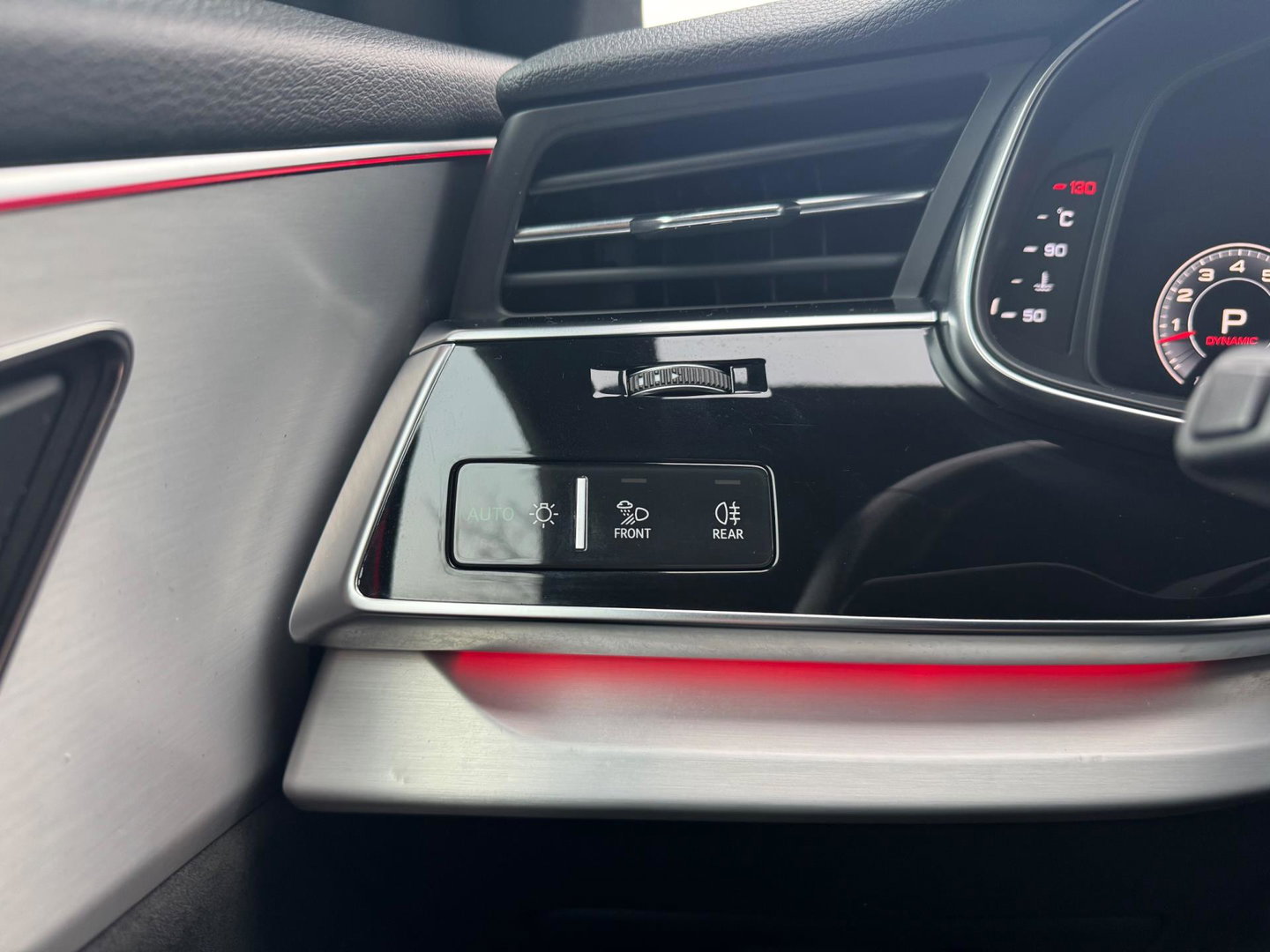 Audi Q8 55 TFSI quattro S Line 340 PK Pano Leder Camera Trekhaak