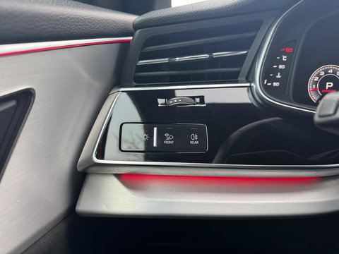 Audi Q8 55 TFSI quattro S Line 340 PK Pano Leder Camera Trekhaak