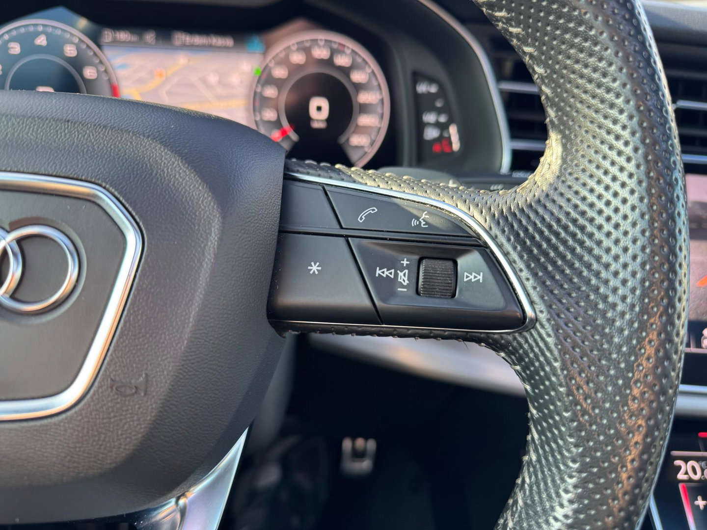 Audi Q8 55 TFSI quattro S Line 340 PK Pano Leder Camera Trekhaak