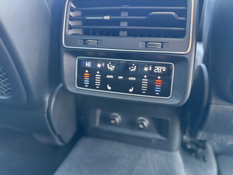 Audi Q8 55 TFSI quattro S Line 340 PK Pano Leder Camera Trekhaak
