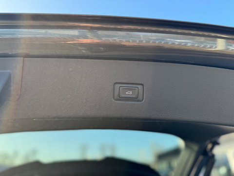 Audi Q8 55 TFSI quattro S Line 340 PK Pano Leder Camera Trekhaak
