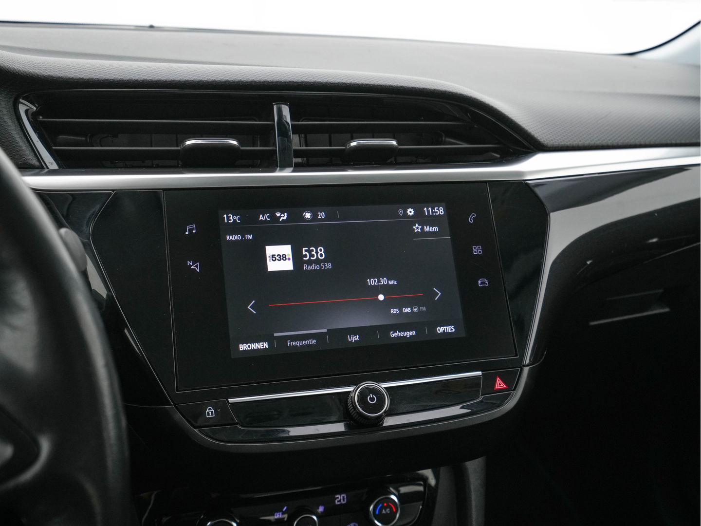 Opel CORSA-E Elegance 50 kWh [3-FASE] {SOH-90%} (INCL-BTW) Aut.*FULL-LED | DIGI-COCKPIT | LEATHER-MICROFIBRE | CARPLAY | CAMERA | ECC | KEYLESS | CRUISE | DAB | 16'' ALU*