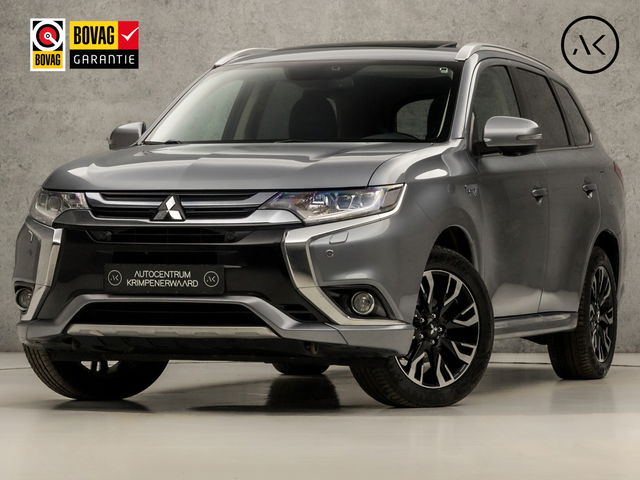 Mitsubishi Outlander - 2.0 PHEV Deluxe 240Pk Automaat (SCHUIFDAK, NAVIGATIE, STUUR/STOELVERWARMING, LEDER, 360 CAMERA, ADAPTIVE CRUISE, GETINT GLAS, NIEUWSTAAT)