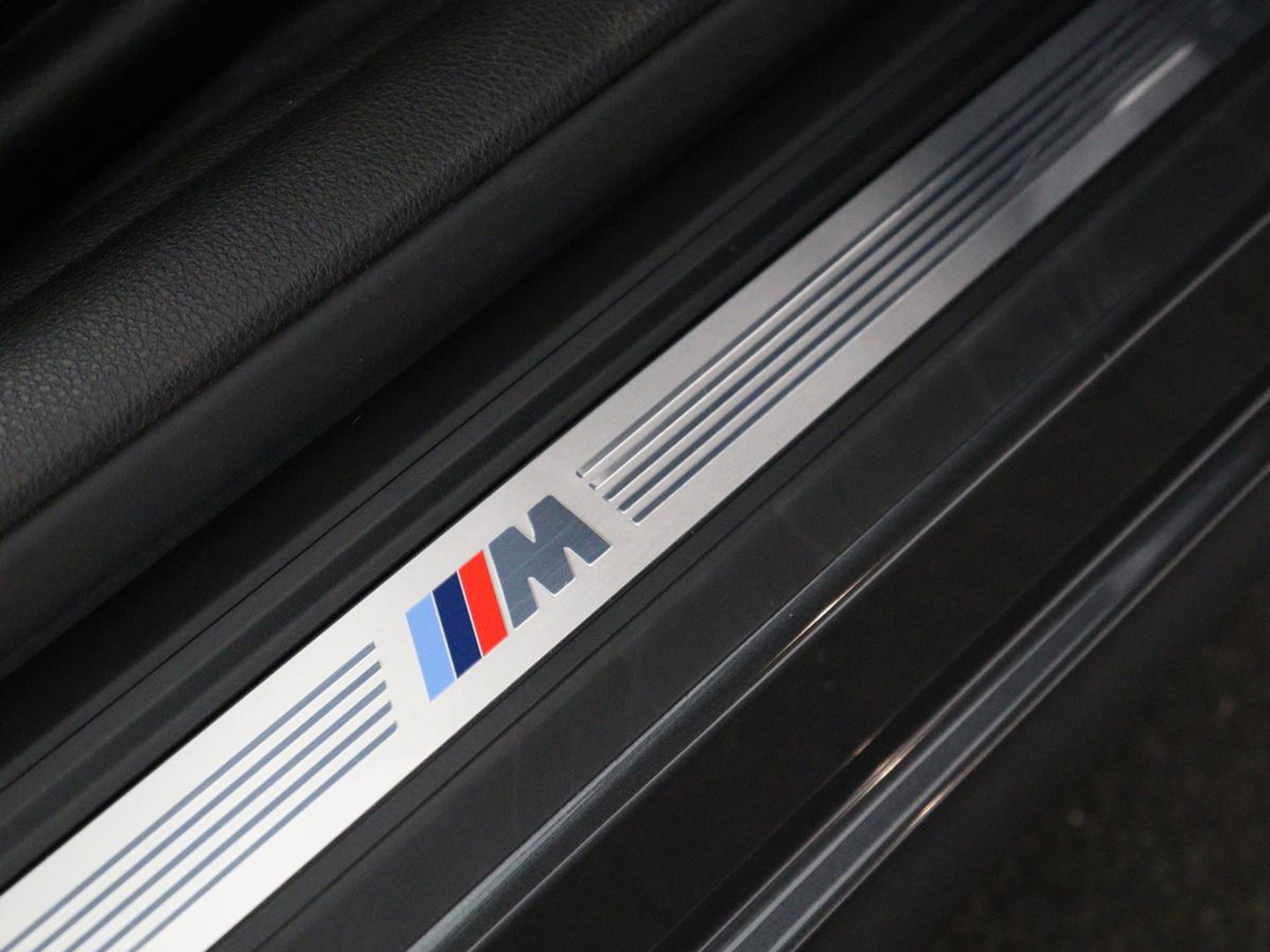 BMW 4 Serie Coupé 418i M Sport | Schuifdak | Leder | Stoelverwarming | 20'' | Sportstoelen | Full LED | Navigatie | Parkeerhulp | Climate control | Cruise control | 74.200km NAP