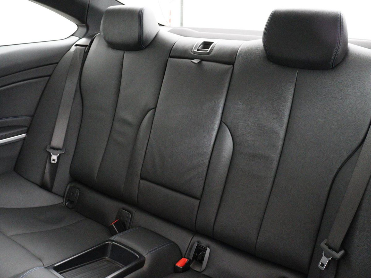 BMW 4 Serie Coupé 418i M Sport | Schuifdak | Leder | Stoelverwarming | 20'' | Sportstoelen | Full LED | Navigatie | Parkeerhulp | Climate control | Cruise control | 74.200km NAP