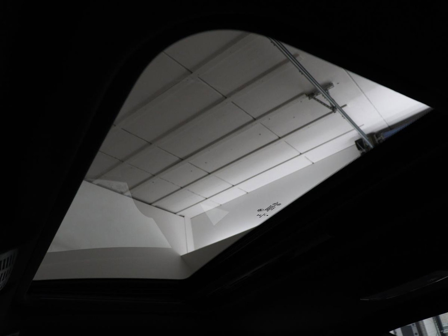 BMW 4 Serie Coupé 418i M Sport | Schuifdak | Leder | Stoelverwarming | 20'' | Sportstoelen | Full LED | Navigatie | Parkeerhulp | Climate control | Cruise control | 74.200km NAP