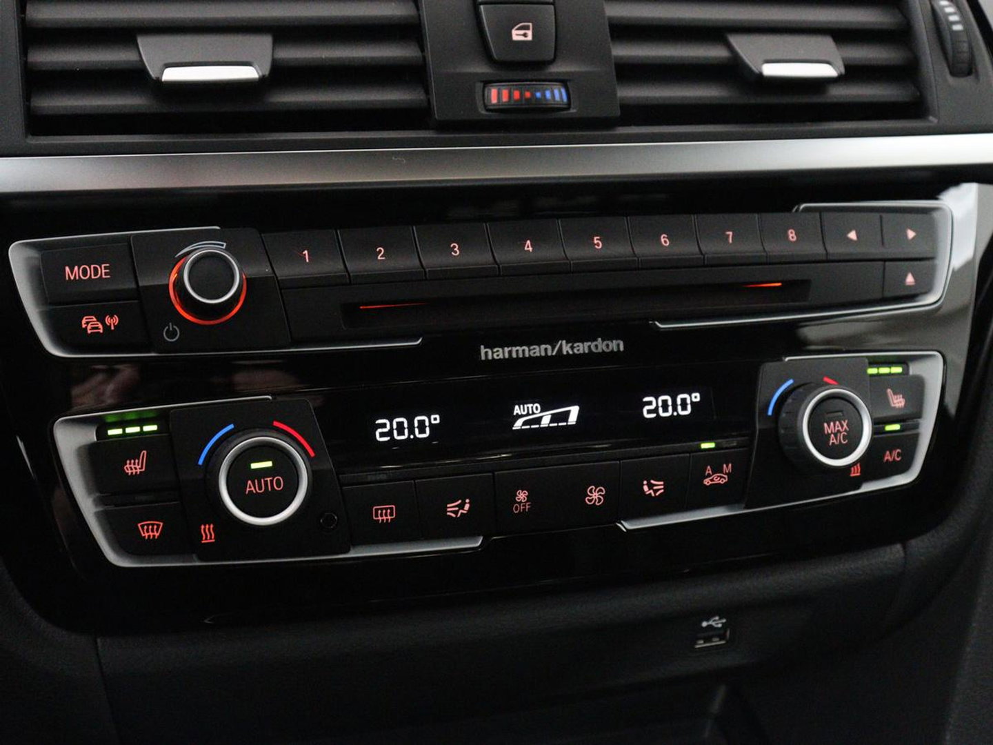 BMW 4 Serie Coupé 418i M Sport | Schuifdak | Leder | Stoelverwarming | 20'' | Sportstoelen | Full LED | Navigatie | Parkeerhulp | Climate control | Cruise control | 74.200km NAP