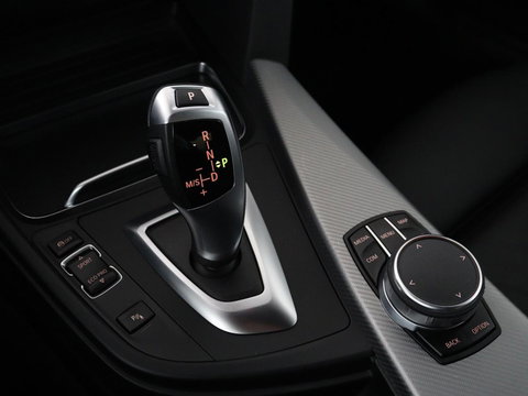 BMW 4 Serie Coupé 418i M Sport | Schuifdak | Leder | Stoelverwarming | 20'' | Sportstoelen | Full LED | Navigatie | Parkeerhulp | Climate control | Cruise control | 74.200km NAP