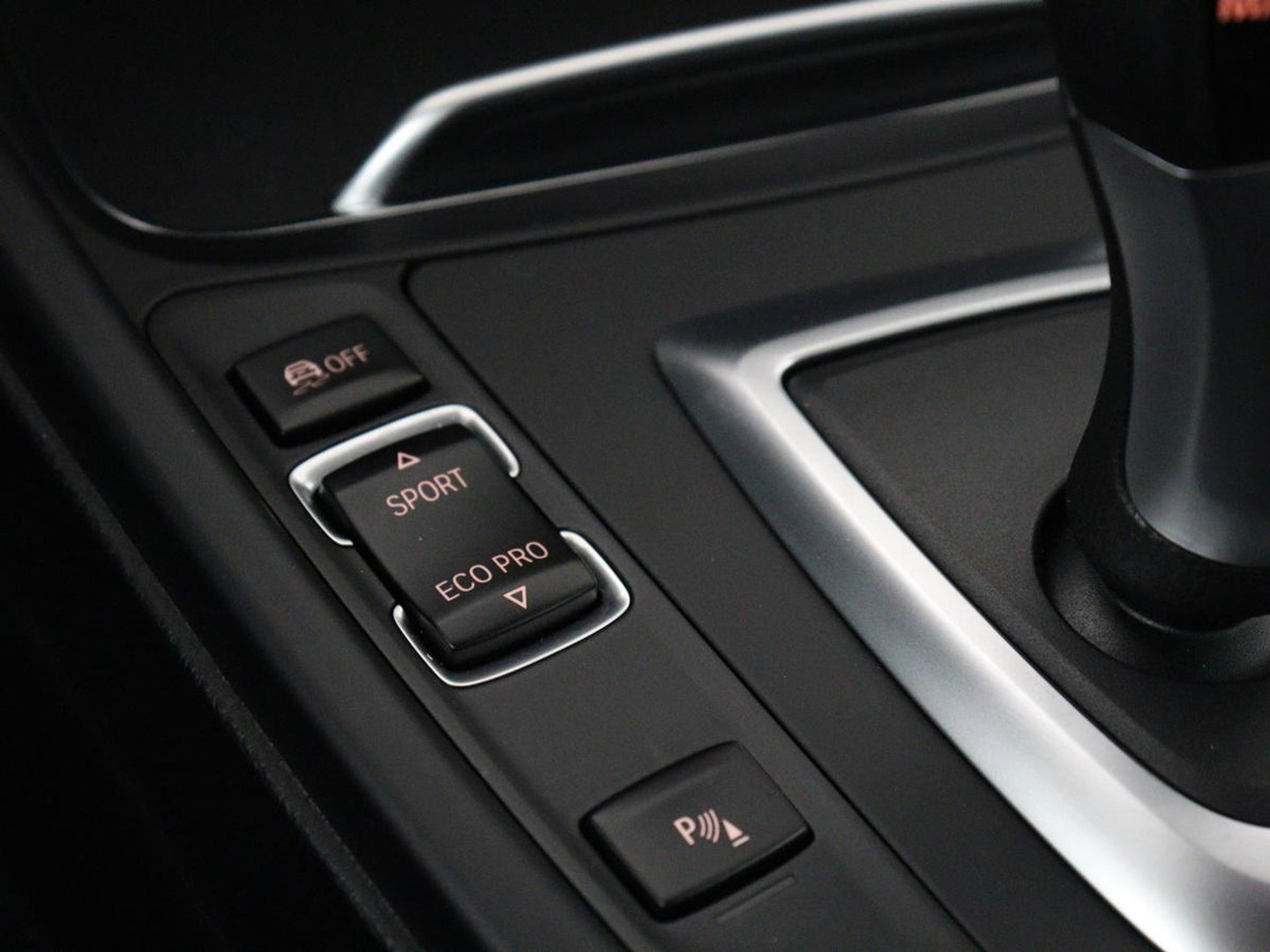 BMW 4 Serie Coupé 418i M Sport | Schuifdak | Leder | Stoelverwarming | 20'' | Sportstoelen | Full LED | Navigatie | Parkeerhulp | Climate control | Cruise control | 74.200km NAP